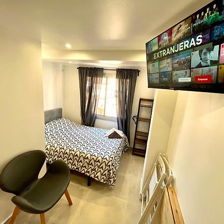 Apartamentos Con Bano Privado Frente Al Metro L5 Barcelona-Hospitalet L’Hospitalet de Llobregat Exterior foto