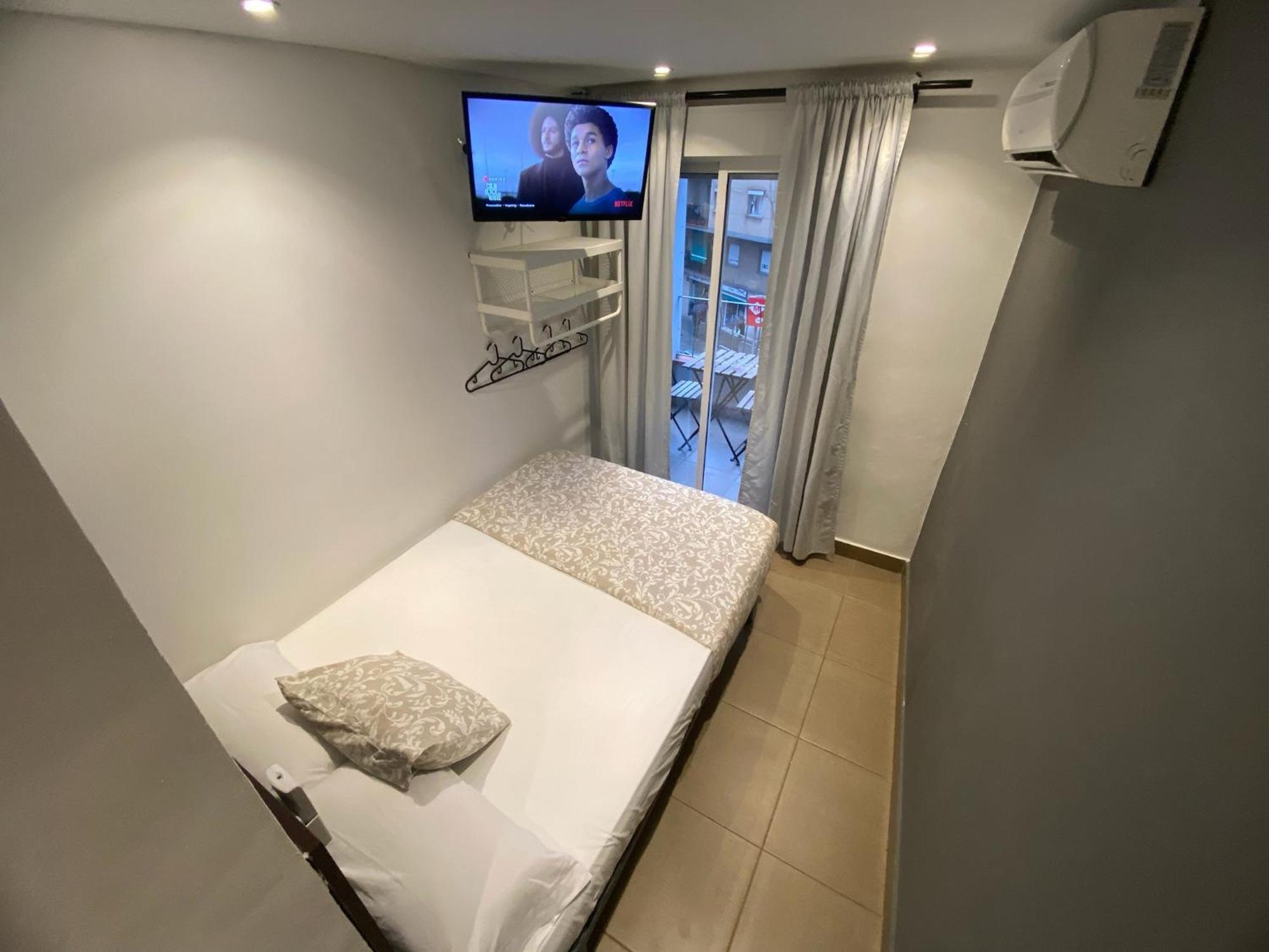 Apartamentos Con Bano Privado Frente Al Metro L5 Barcelona-Hospitalet L’Hospitalet de Llobregat Exterior foto
